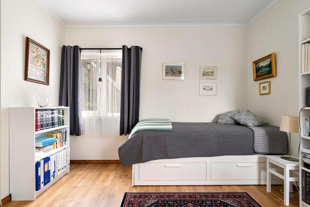 lonozyu ofis ortamı ve ekip üyeleri